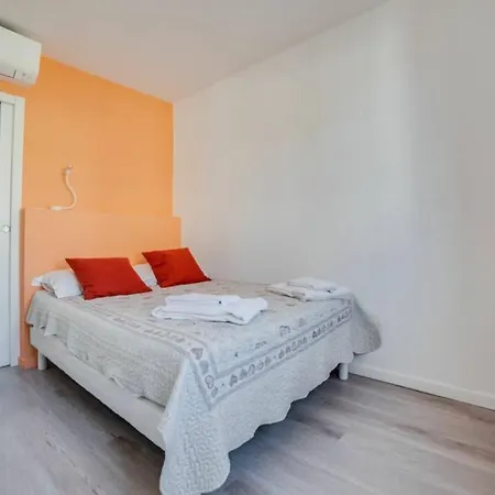 Elegant Apartment Апартаменти Сен-Тропе